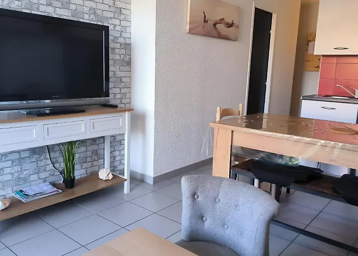 Moderne, Climatise Et Pret Pour Vos *